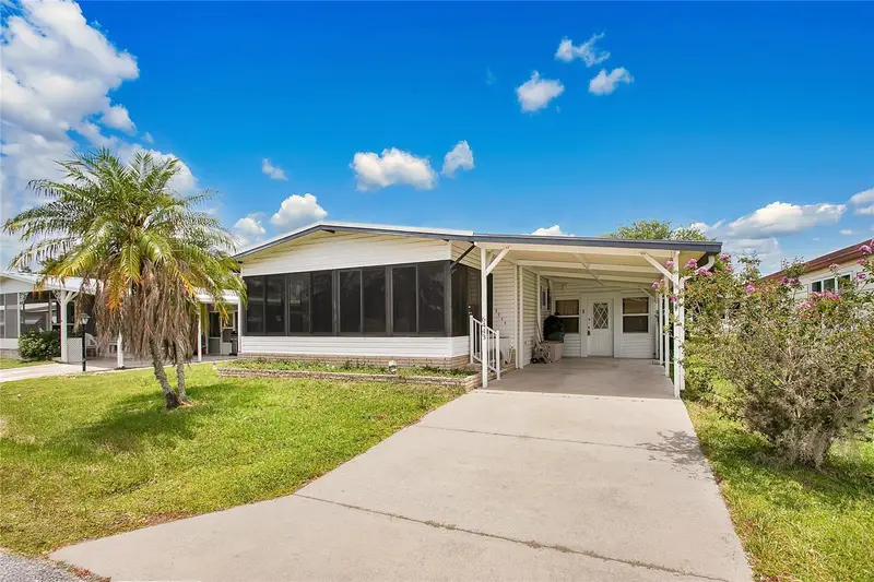 6443 Hollyberry Ln Ne, FL