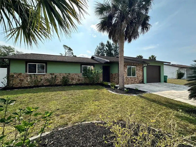 390 Kenova St, FL