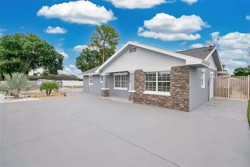 614 Sidney Cir, FL