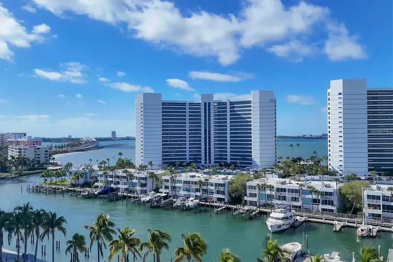888 Blvd Of The Arts #303, FL