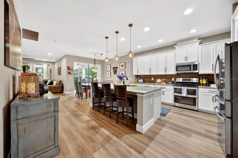 4025 Lake Bosse View Dr, FL