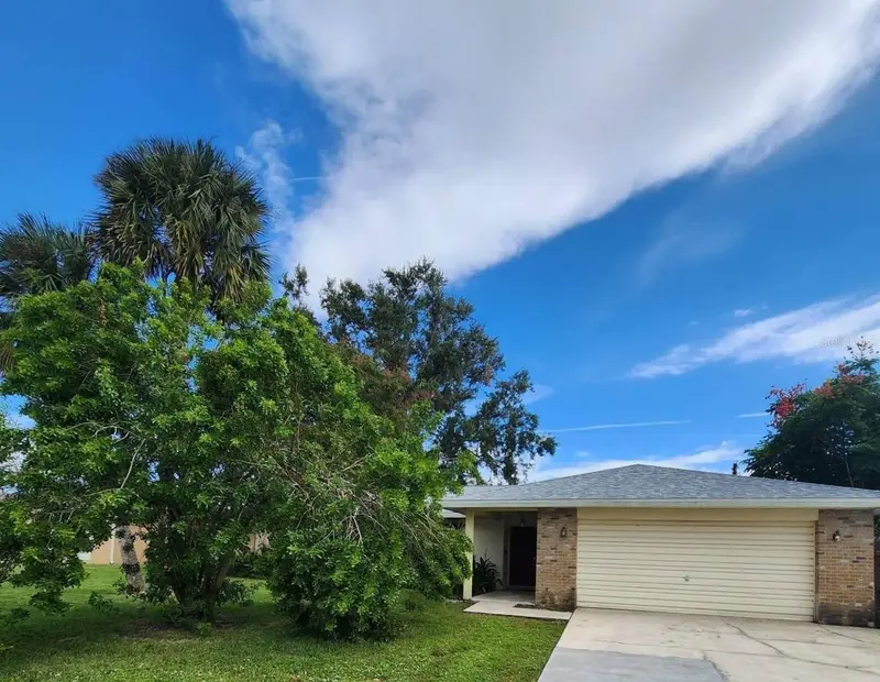 549 Burlington Ave Ne, FL