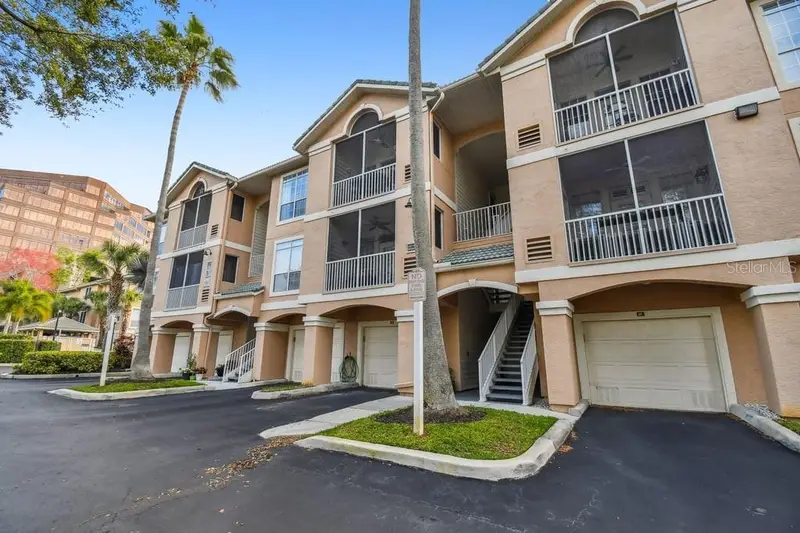 4304 Bay Club Cir #4304, FL