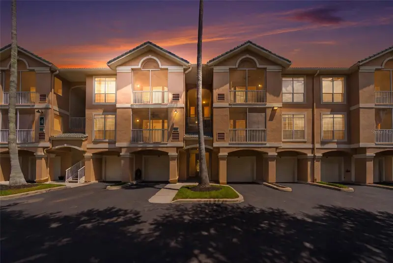 4304 Bay Club Cir #4304, FL