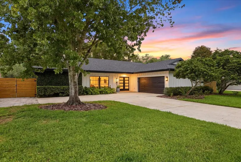 616 Fayette Dr N, FL