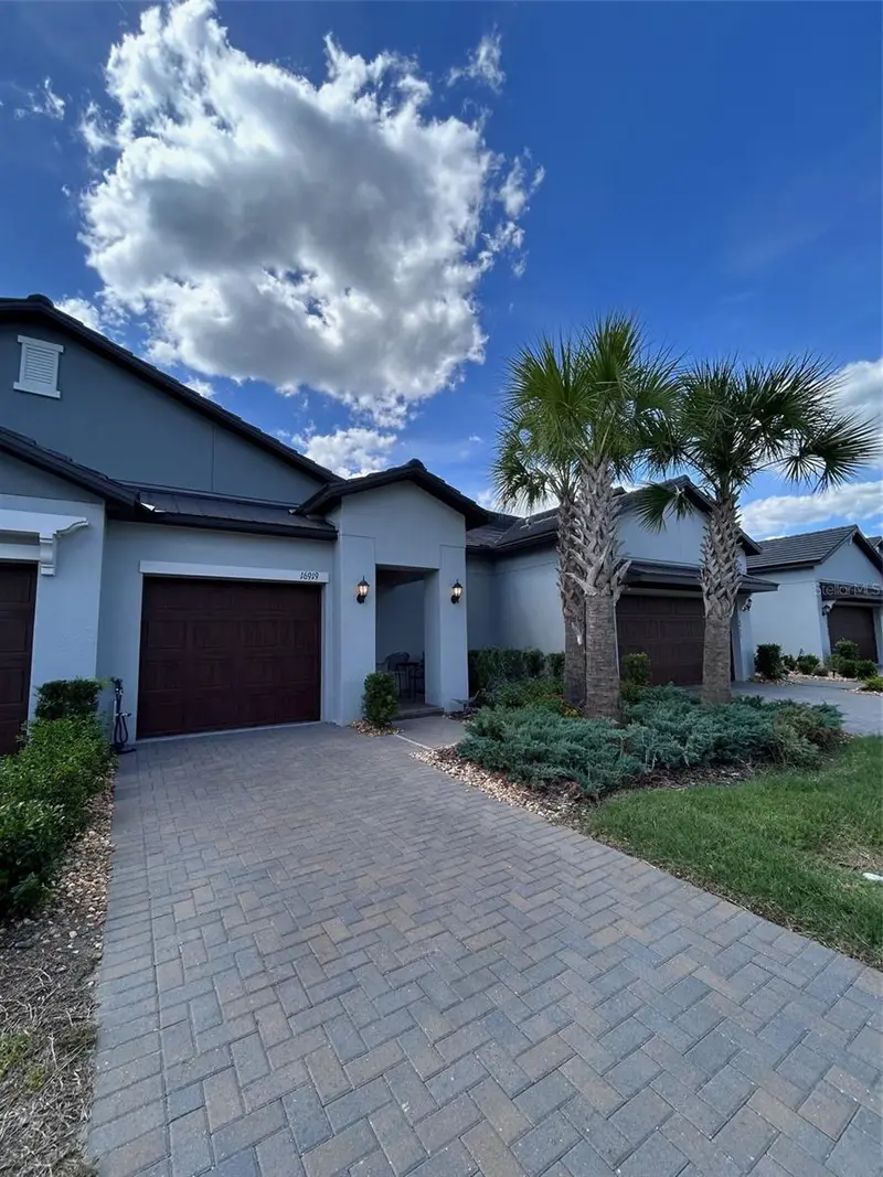 16919 Forge Surf St, FL