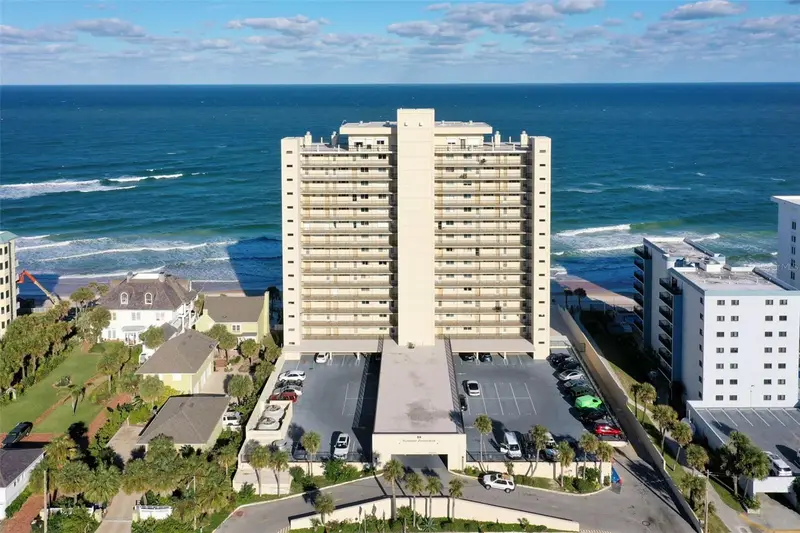 89 S Atlantic Ave #1002, FL