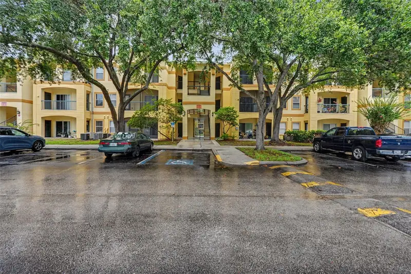 5602 Pinnacle Heights Cir #108, FL