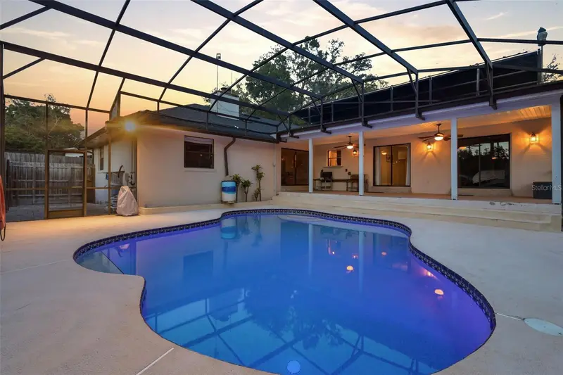102 Stevenage Ct, FL
