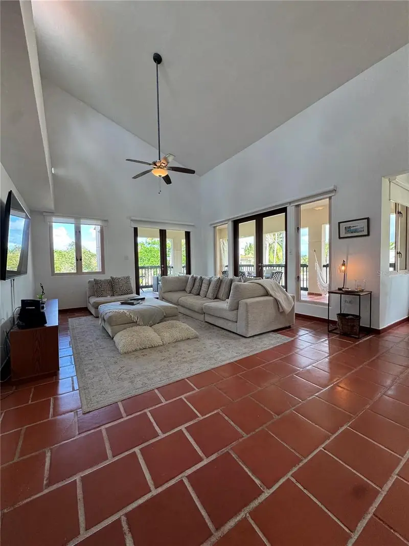86 Lakeside Villas #F2, PR
