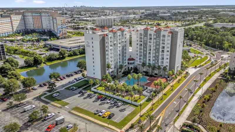 7395 Universal Blvd #402, FL