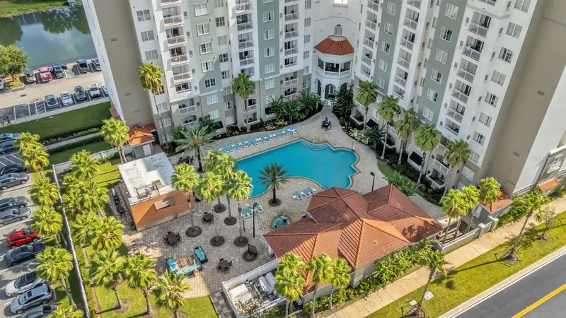 7395 Universal Blvd #402, FL
