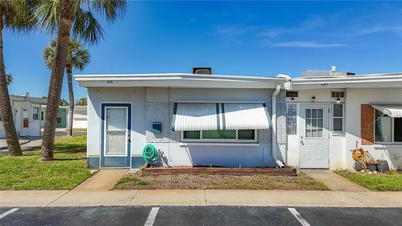 250 Rosery Rd Nw #228, FL