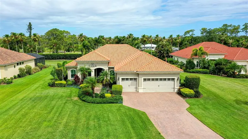8215 Larkspur Cir, FL
