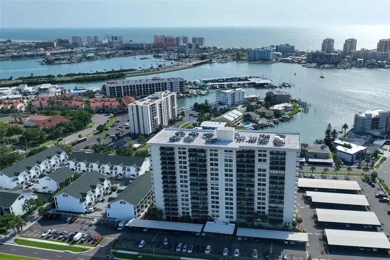 400 Island Way #1004, FL