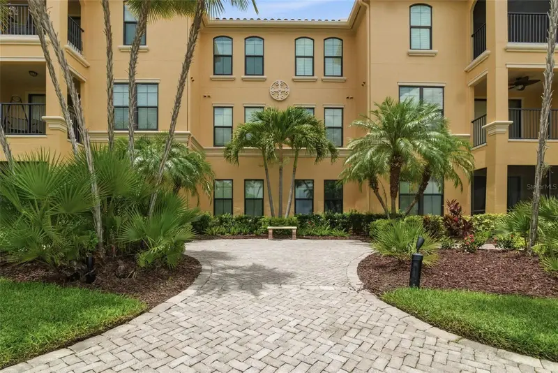 2739 Via Capri #1014, FL