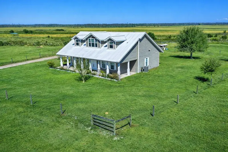 6307 Johnston Rd, FL