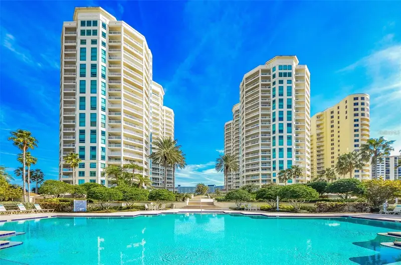 1180 Gulf Blvd #906, FL