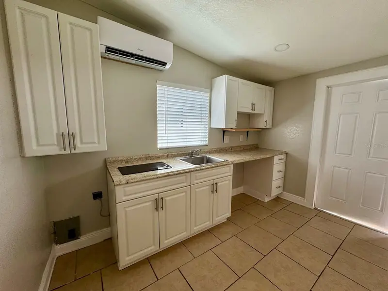 1310 W Burger St #2, FL