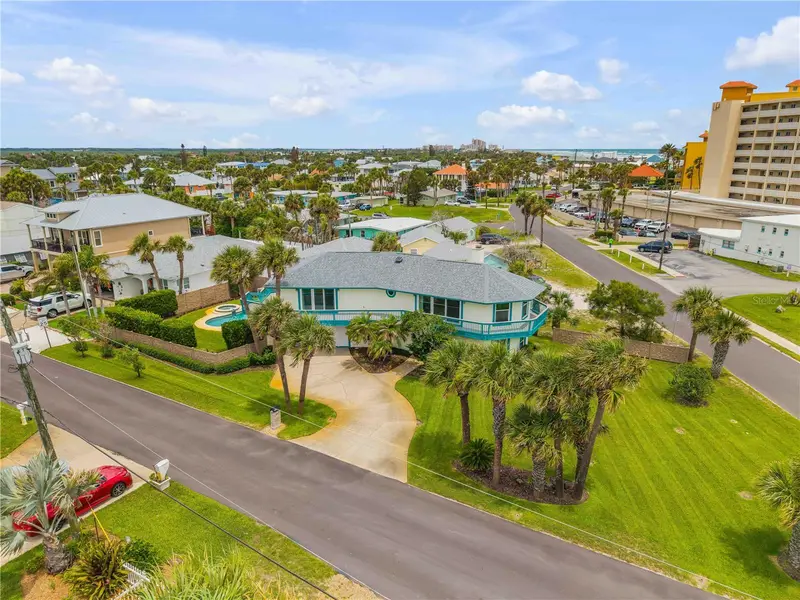 320 Due East St, FL