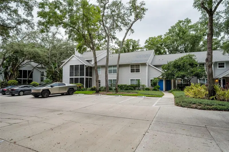 3164 Valley Oaks Dr #3164, FL