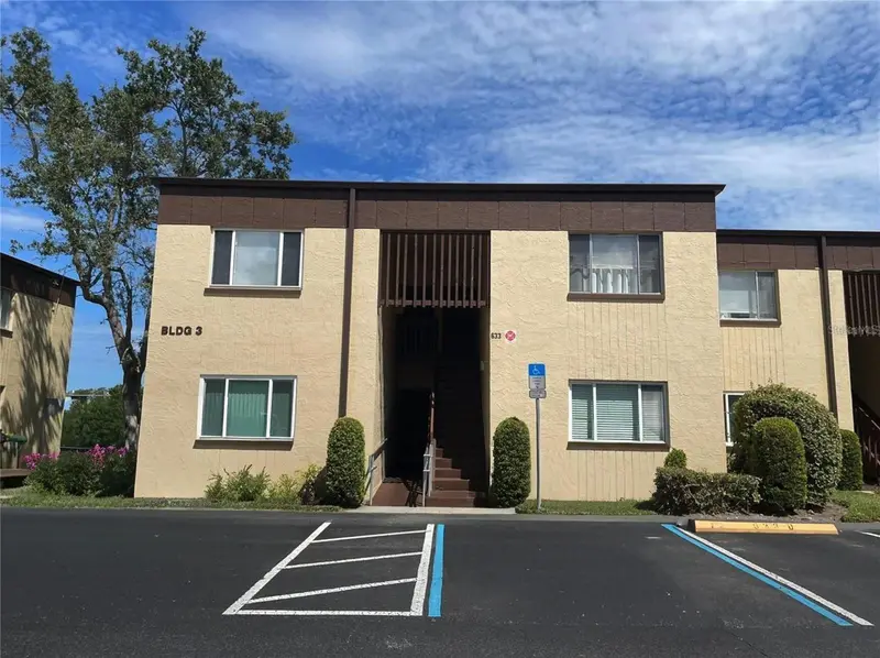 633 N Keene Rd #Apt C, FL