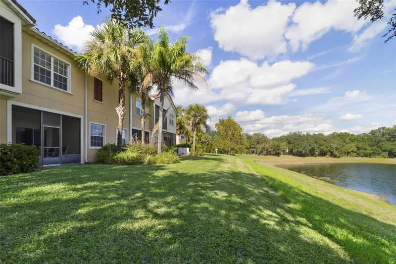 2827 Oakwater Dr, FL
