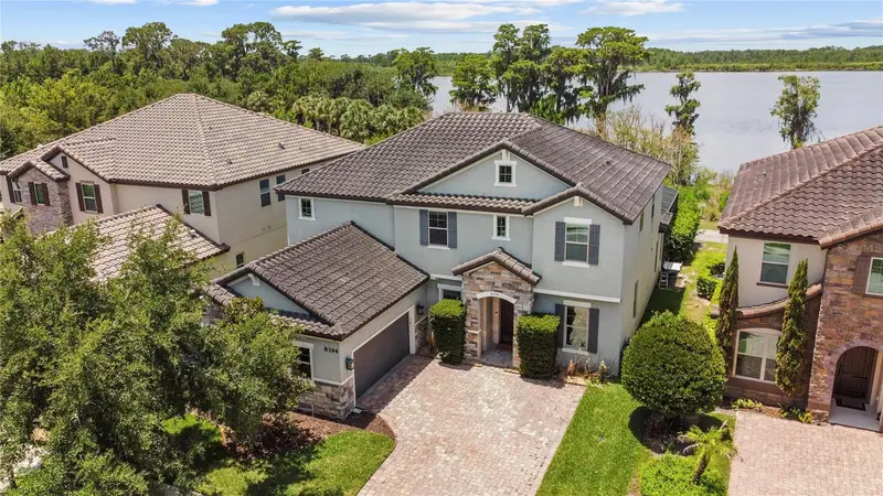 8394 Lookout Pointe Dr, FL