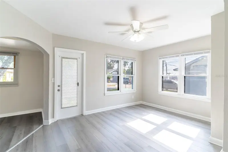 106 Avenue D Sw, FL