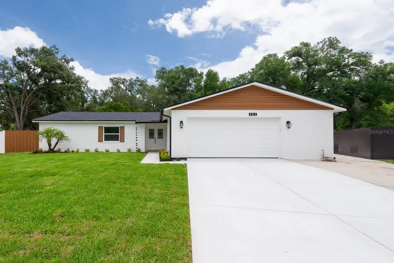 501 Hillpine Way, FL