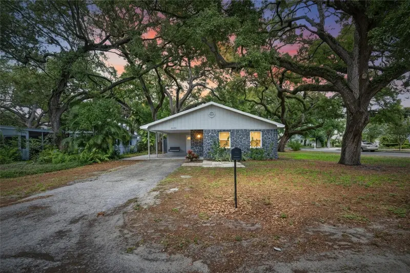 5326 S Russell St, FL