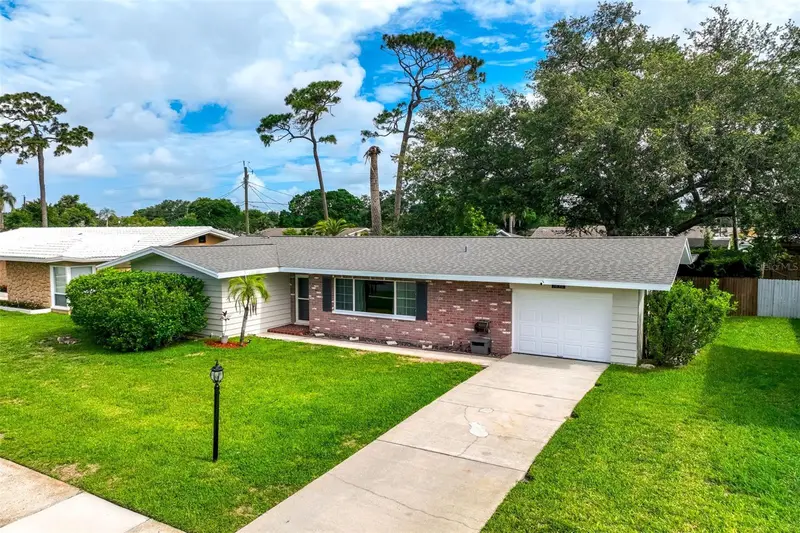 1636 Leisure Dr, FL
