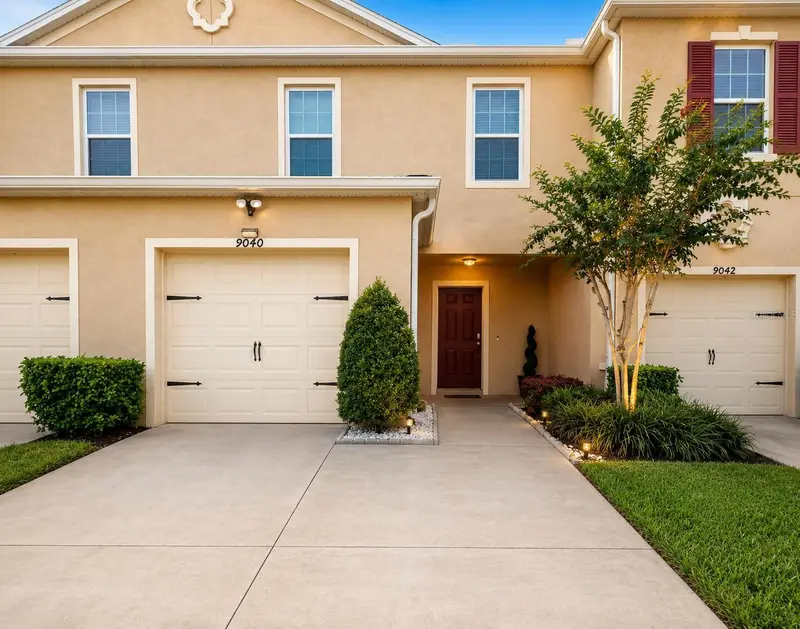 9040 Pinales Way, FL