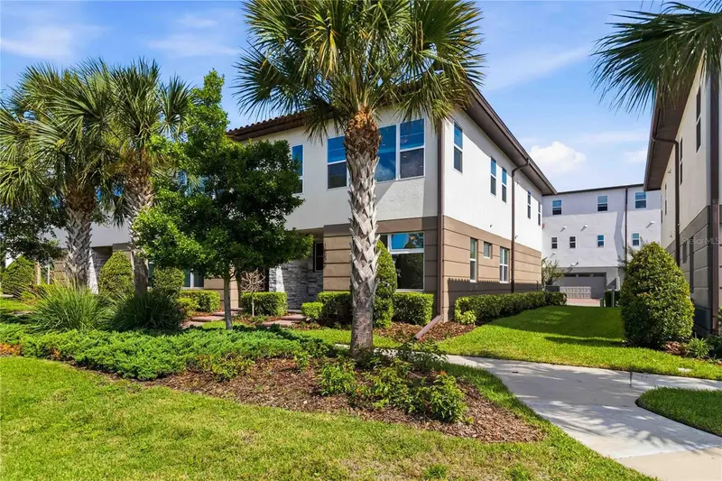 10096 Sunnifa Aly, FL