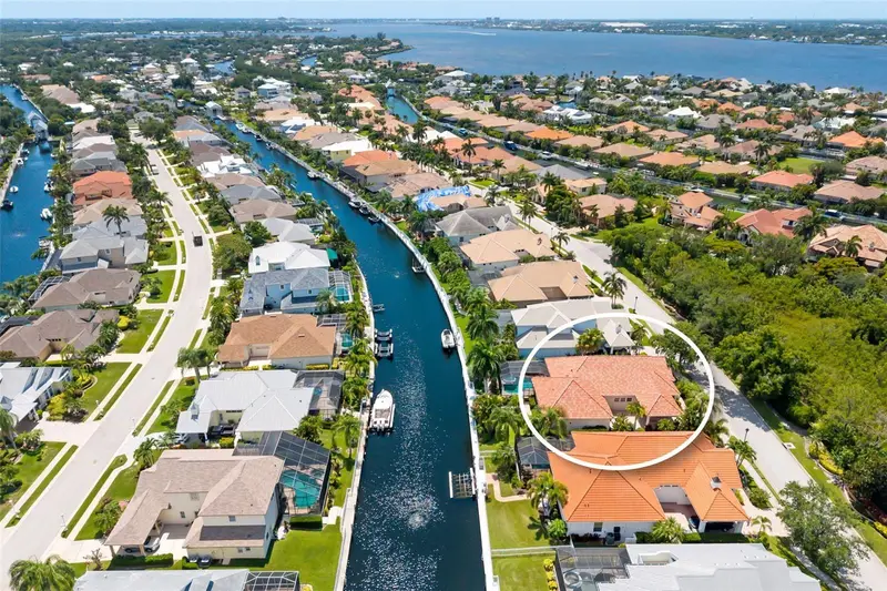 4770 Mainsail Dr, FL