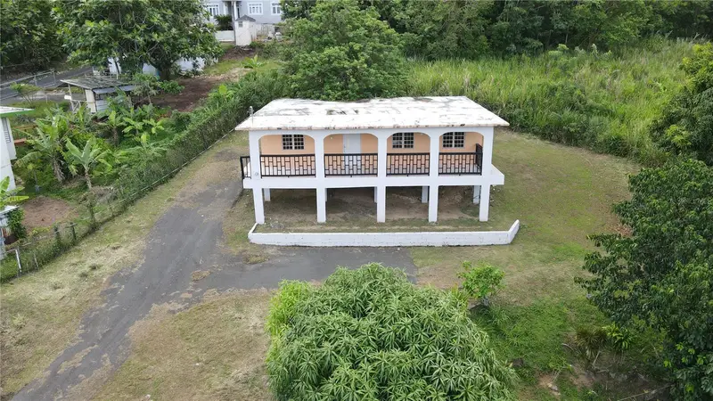 9 Calle 9 #77a, PR