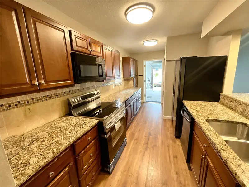 2468 Gulfbreeze Cir, FL