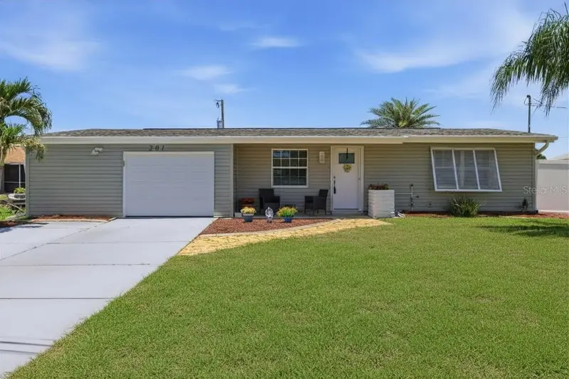 201 E Tarpon Blvd Nw, FL