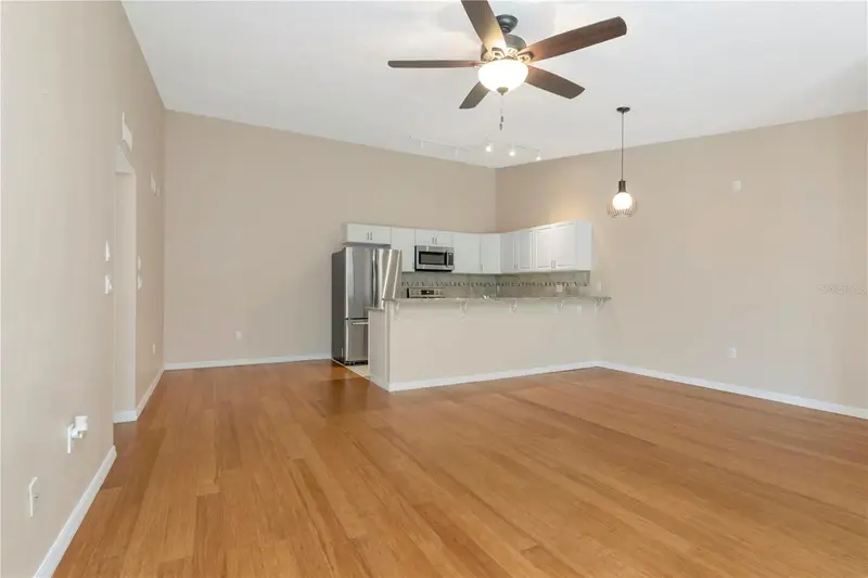 3367 Crystal Ct E #E, FL