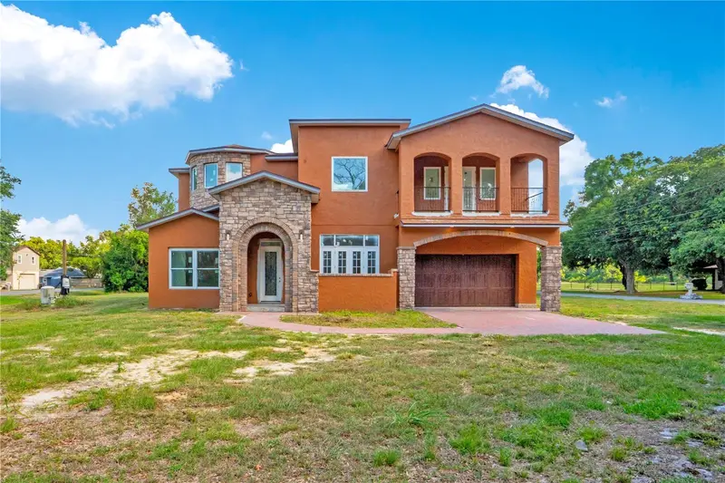 818 Lake Agnes Dr, FL