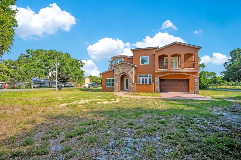 818 Lake Agnes Dr, FL