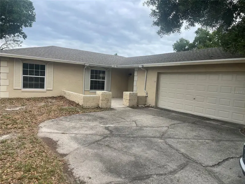 906 Essex Rd, FL