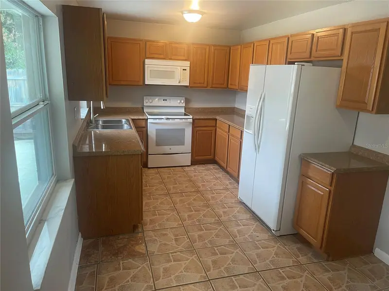 906 Essex Rd, FL