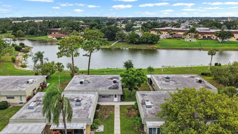 201 Kings Blvd #19, FL