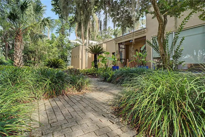 651 Magnolia Dr, FL