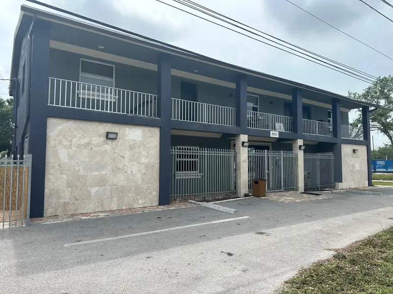 2251 Grand Ave, FL