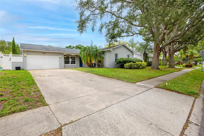 2260 Harn Blvd, FL
