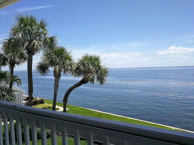4858 Coquina Key Dr Se #D, FL