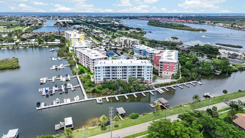 3 Riverwalk Dr #405, FL