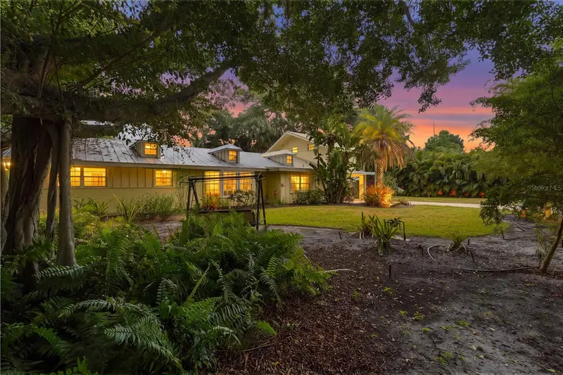 2480 Alameda Ave, FL